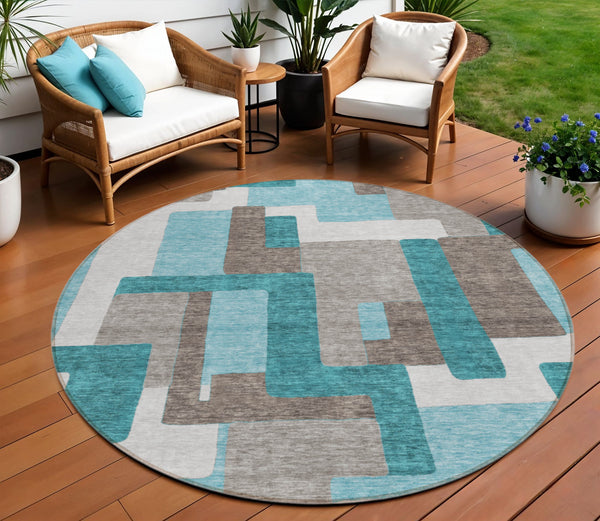 Homeroots 3' Beige Tan And Taupe Abstract Washable Area Rug For Indoor Or Outdoor Use - Durable Design 8' Round Polyester 584172