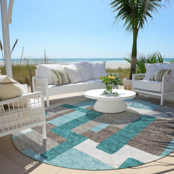 Homeroots 3' Beige Tan And Taupe Abstract Washable Area Rug For Indoor Or Outdoor Use - Durable Design 8' Round Polyester 584172