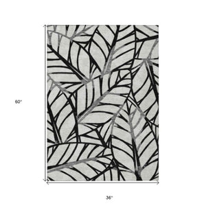 Homeroots 3' Artichoke Green And Beige Floral Washable Area Rug For Indoor Outdoor Use, Durable & Stylish 3' X 5' Polyester 584188