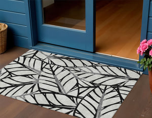 Homeroots 3' Artichoke Green And Beige Floral Washable Area Rug For Indoor Outdoor Use, Durable & Stylish 3' X 5' Polyester 584188