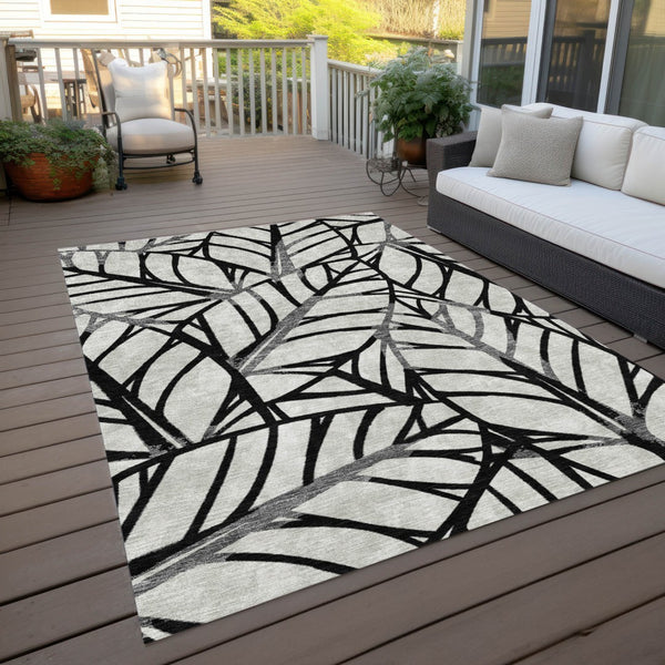 Homeroots 3' Artichoke Green And Beige Floral Washable Area Rug For Indoor Outdoor Use, Durable & Stylish 3' X 5' Polyester 584188