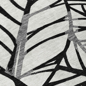 Homeroots 3' Artichoke Green And Beige Floral Washable Area Rug For Indoor Outdoor Use, Durable & Stylish 8' Round Polyester 584190