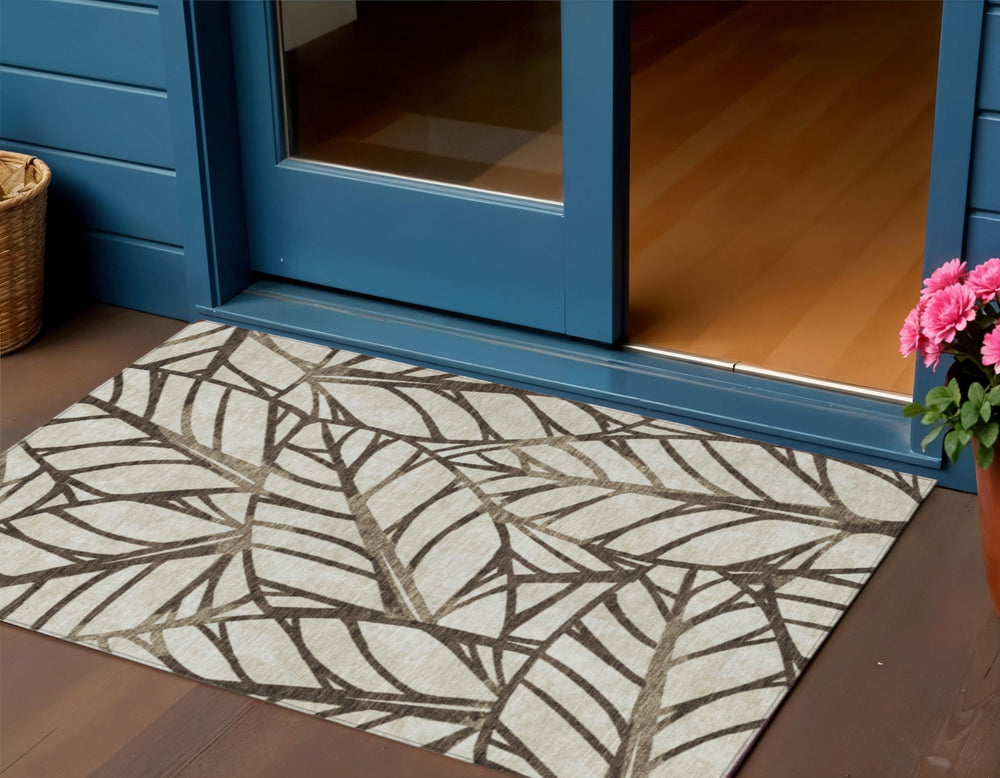 Homeroots 3' Artichoke Green And Beige Floral Washable Area Rug For Indoor Outdoor Use, Durable & Stylish 3' X 5' Polyester 584194