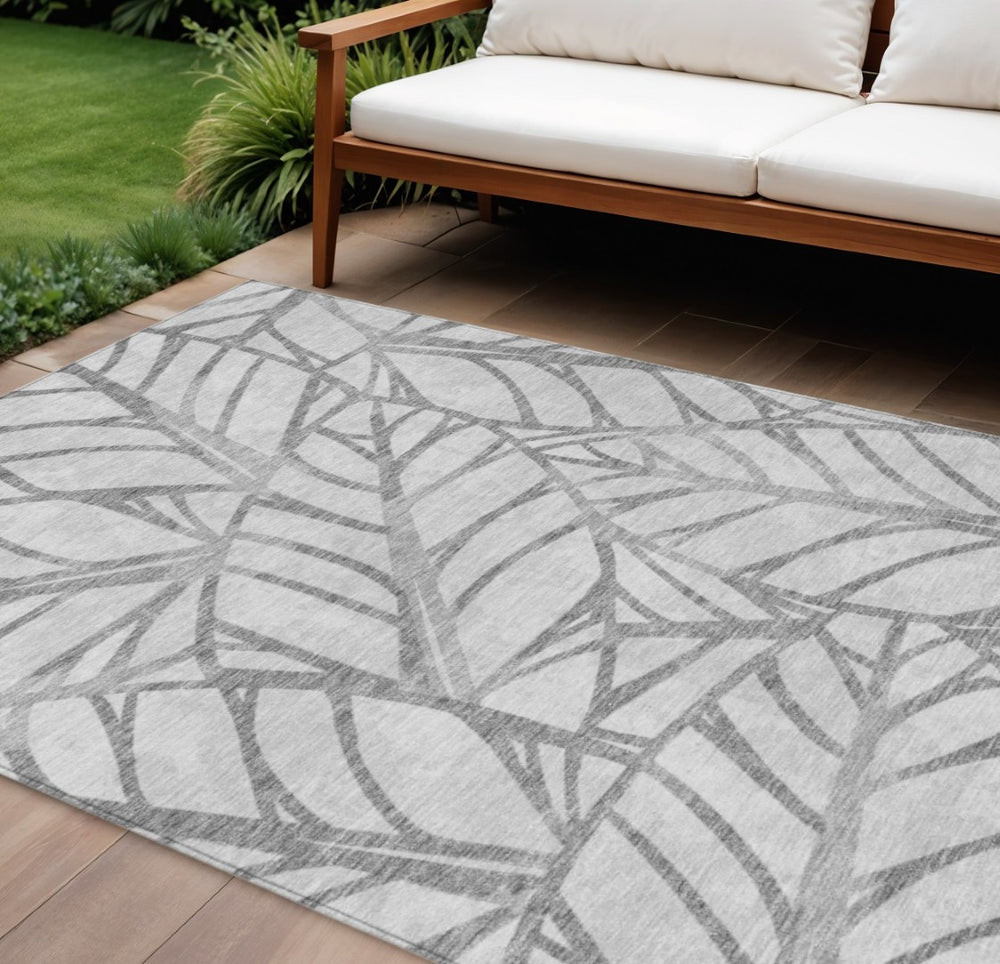 HomeRoots 5' Gray and Silver Floral Area Rug – Stylish, Durable, Machine Washable for Indoor and Outdoor Spaces 10' X 14' 584211