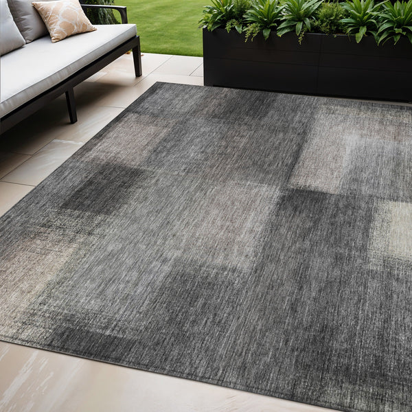 Homeroots 3' Artichoke Green Abstract Washable Indoor Outdoor Area Rug – Durable, Stylish, Stain Resistant Design 5' X 8' Polyester 584261