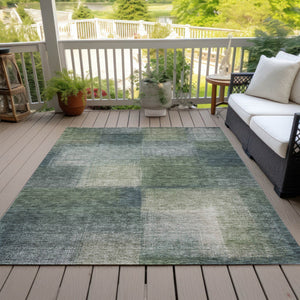 Homeroots 3' Artichoke Green Abstract Washable Indoor Outdoor Area Rug – Durable, Stylish, Stain Resistant Design 10' X 14' Polyester 584289