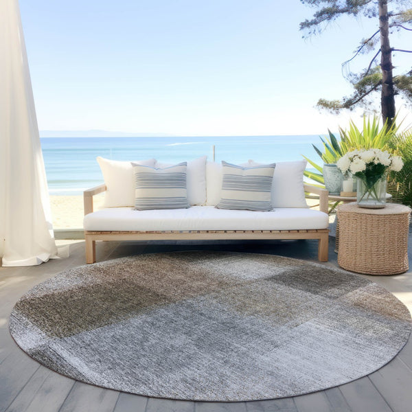 Homeroots 3' Artichoke Green Abstract Washable Indoor Outdoor Area Rug – Durable, Stylish, Stain Resistant Design 8' Round Polyester 584298