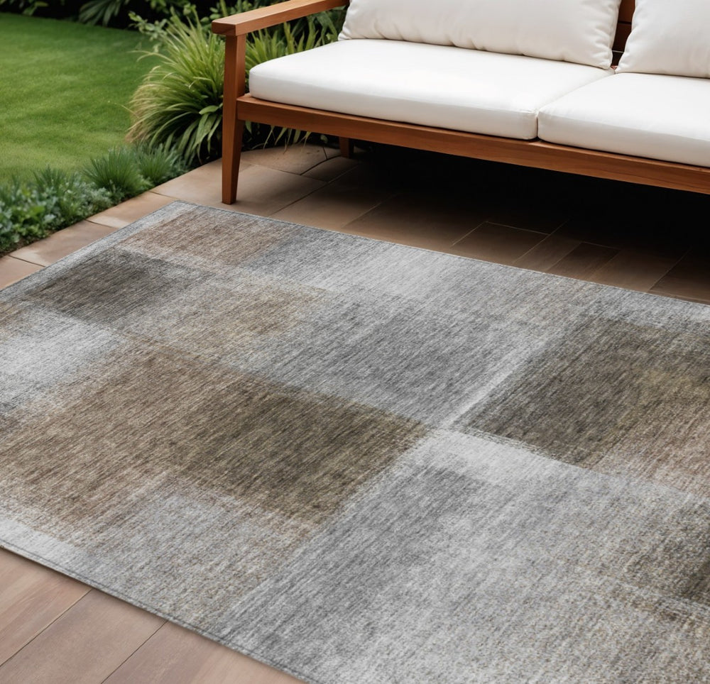 HomeRoots 5' Silver Gray and Beige Abstract Area Rug - Stylish, Washable Design for Indoor and Outdoor Use 10' X 14' 584301