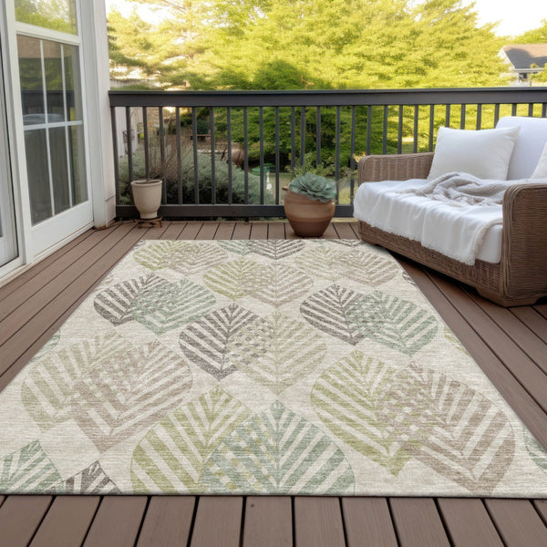 Homeroots 3' Artichoke Green Floral Area Rug - Washable, Durable, Ideal For Indoor & Outdoor Spaces 3' X 5' Polyester 584398
