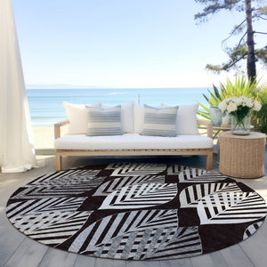 Homeroots 3' Artichoke Green Floral Area Rug - Washable, Durable, Ideal For Indoor & Outdoor Spaces 8' Round Polyester 584406