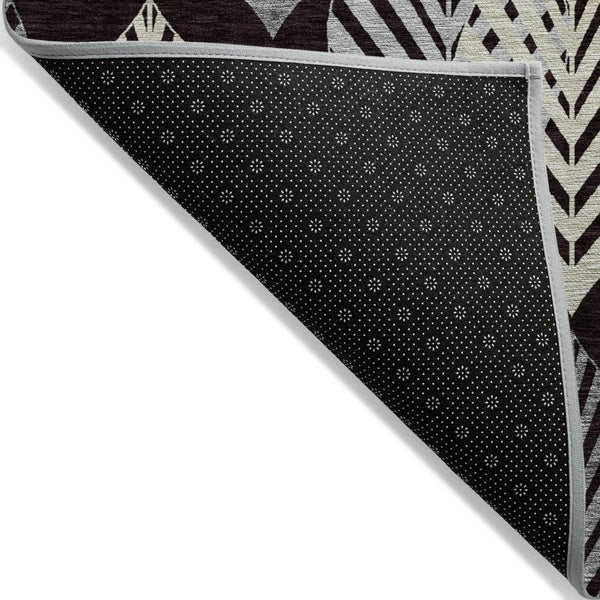 Homeroots 3' Artichoke Green Floral Area Rug - Washable, Durable, Ideal For Indoor & Outdoor Spaces 10' X 14' Polyester 584409