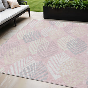 Homeroots 3' Artichoke Green Floral Area Rug - Washable, Durable, Ideal For Indoor & Outdoor Spaces 5' X 8' Polyester 584429