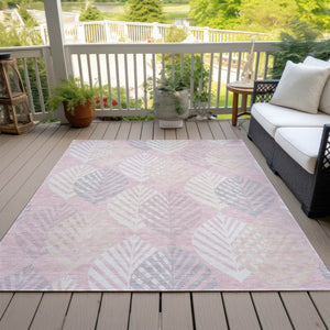 Homeroots 3' Artichoke Green Floral Area Rug - Washable, Durable, Ideal For Indoor & Outdoor Spaces 5' X 8' Polyester 584429