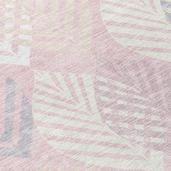 Homeroots 3' Artichoke Green Floral Area Rug - Washable, Durable, Ideal For Indoor & Outdoor Spaces 5' X 8' Polyester 584429