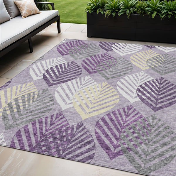 Homeroots 3' Artichoke Green Floral Area Rug - Washable, Durable, Ideal For Indoor & Outdoor Spaces 5' X 8' Polyester 584435