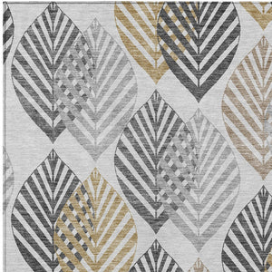 Homeroots 3' Artichoke Green Floral Area Rug - Washable, Durable, Ideal For Indoor & Outdoor Spaces 5' X 8' Polyester 584441