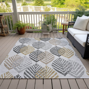 Homeroots 3' Artichoke Green Floral Area Rug - Washable, Durable, Ideal For Indoor & Outdoor Spaces 10' X 14' Polyester 584445