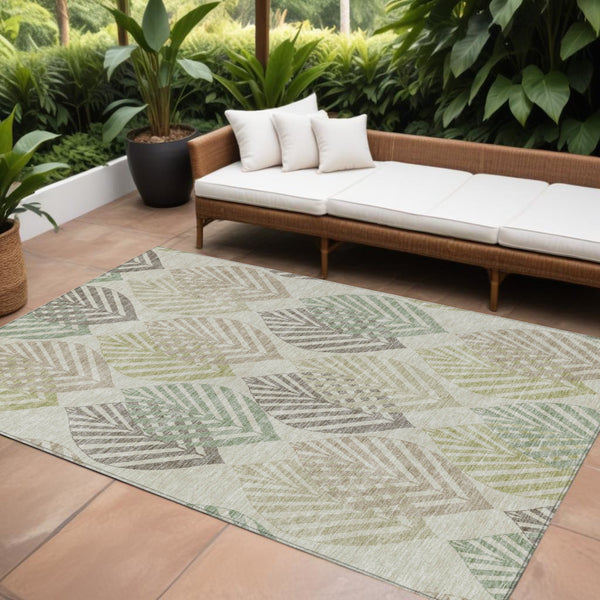 Homeroots 3' Artichoke Green Floral Area Rug - Washable, Durable, Ideal For Indoor & Outdoor Spaces 10' X 14' Polyester 584457
