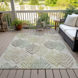 Homeroots 3' Artichoke Green Floral Area Rug - Washable, Durable, Ideal For Indoor & Outdoor Spaces 10' X 14' Polyester 584457