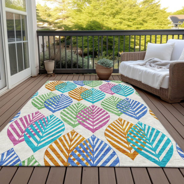 Homeroots 3' Artichoke Green Floral Area Rug - Washable, Durable, Ideal For Indoor & Outdoor Spaces 5' X 8' Polyester 584459