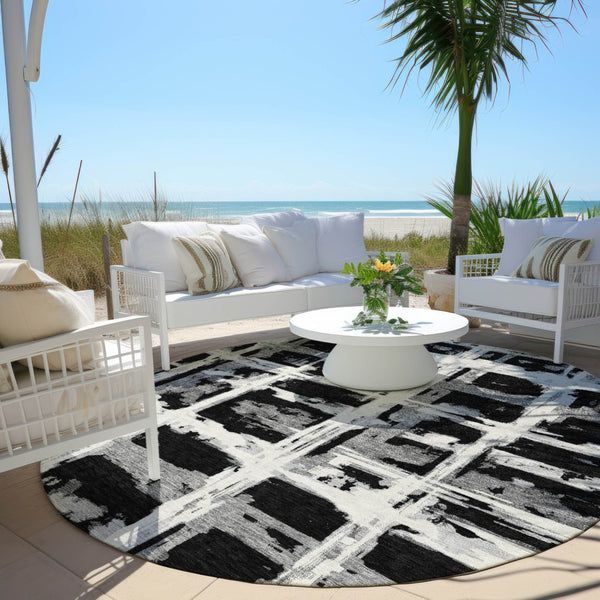 Homeroots 3' Stylish Beige Brown Taupe Striped Washable Area Rug For Indoor And Outdoor Comfort And Charm 8' Round Polyester 584472