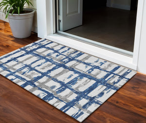 Homeroots 3' Stylish Beige Brown Taupe Striped Washable Area Rug For Indoor And Outdoor Comfort And Charm 3' X 5' Polyester 584494