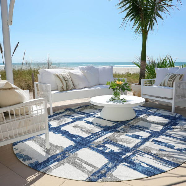 Homeroots 3' Stylish Beige Brown Taupe Striped Washable Area Rug For Indoor And Outdoor Comfort And Charm 8' Round Polyester 584496