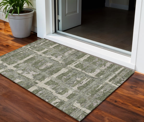 Homeroots 3' Stylish Beige Brown Taupe Striped Washable Area Rug For Indoor And Outdoor Comfort And Charm 3' X 5' Polyester 584500