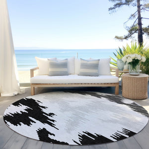 Homeroots 3'' Black Gray Silver Abstract Washable Area Rug For Indoor Outdoor Spaces, Stain Resistant Design 8' Round Polyester 584538