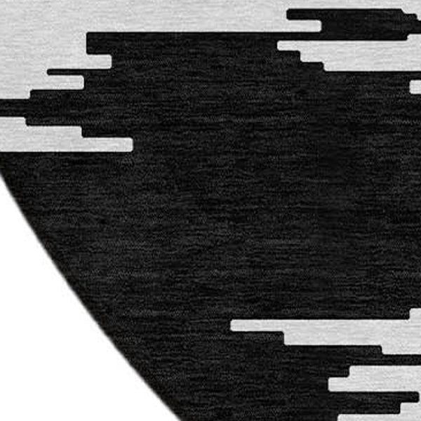 Homeroots 3'' Black Gray Silver Abstract Washable Area Rug For Indoor Outdoor Spaces, Stain Resistant Design 8' Round Polyester 584538