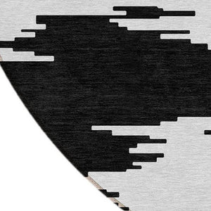 Homeroots 3'' Black Gray Silver Abstract Washable Area Rug For Indoor Outdoor Spaces, Stain Resistant Design 8' Round Polyester 584538