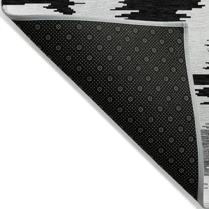 Homeroots 3'' Black Gray Silver Abstract Washable Area Rug For Indoor Outdoor Spaces, Stain Resistant Design 8' X 10' Polyester 584539