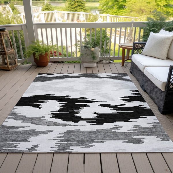 Homeroots 3'' Black Gray Silver Abstract Washable Area Rug For Indoor Outdoor Spaces, Stain Resistant Design 10' X 14' Polyester 584541