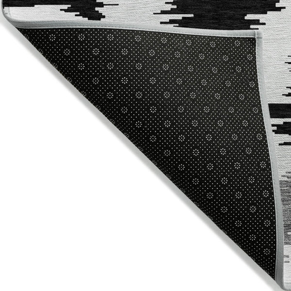 Homeroots 3'' Black Gray Silver Abstract Washable Area Rug For Indoor Outdoor Spaces, Stain Resistant Design 10' X 14' Polyester 584541