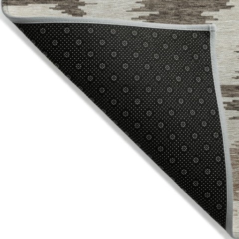 Homeroots 3'' Black Gray Silver Abstract Washable Area Rug For Indoor Outdoor Spaces, Stain Resistant Design 5' X 8' Polyester 584543