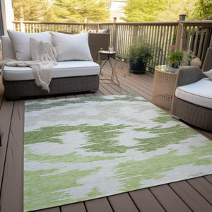 Homeroots 3'' Black Gray Silver Abstract Washable Area Rug For Indoor Outdoor Spaces, Stain Resistant Design 5' X 8' Polyester 584555