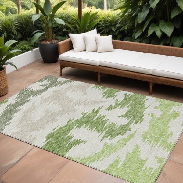 Homeroots 3'' Black Gray Silver Abstract Washable Area Rug For Indoor Outdoor Spaces, Stain Resistant Design 9' X 12' Polyester 584558