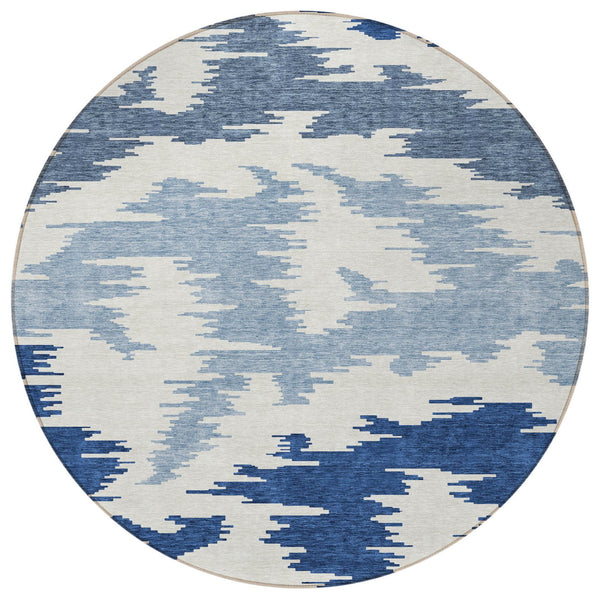 Homeroots 3'' Black Gray Silver Abstract Washable Area Rug For Indoor Outdoor Spaces, Stain Resistant Design 8' Round Polyester 584574