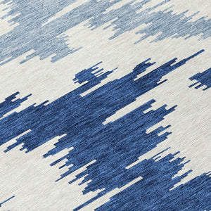 Homeroots 3'' Black Gray Silver Abstract Washable Area Rug For Indoor Outdoor Spaces, Stain Resistant Design 8' Round Polyester 584574