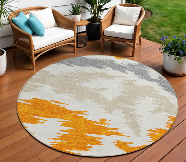 Homeroots 3'' Black Gray Silver Abstract Washable Area Rug For Indoor Outdoor Spaces, Stain Resistant Design 8' Round Polyester 584580