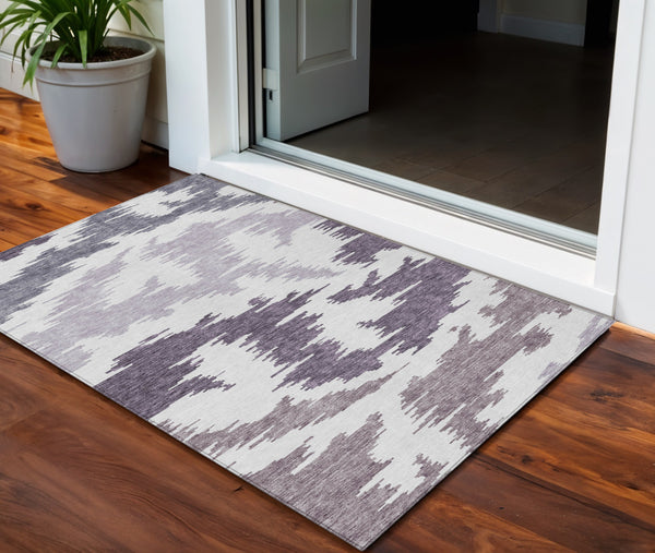 Homeroots 3'' Black Gray Silver Abstract Washable Area Rug For Indoor Outdoor Spaces, Stain Resistant Design 3' X 5' Polyester 584584