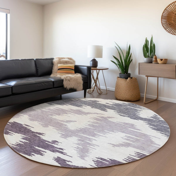 Homeroots 3'' Black Gray Silver Abstract Washable Area Rug For Indoor Outdoor Spaces, Stain Resistant Design 8' Round Polyester 584586