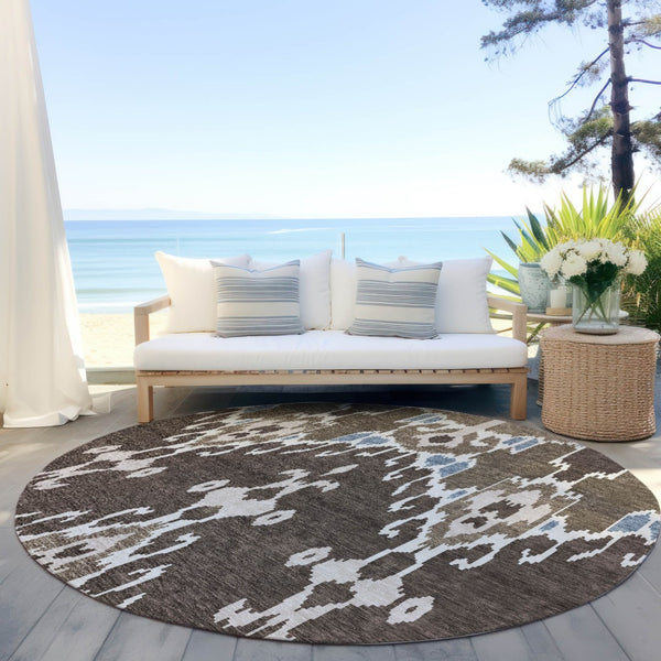 Homeroots 3' Creative Blush Pink And Ivory Ikat Washable Area Rug For Indoor Or Outdoor Spaces, Durable Design 8' Round Polyester 584694