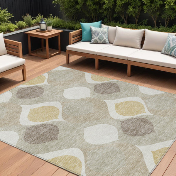 Homeroots 3' Beige Taupe And Ivory Ogee Washable Area Rug - Perfect For Indoor And Outdoor Spaces! 9' X 12' Polyester 584750