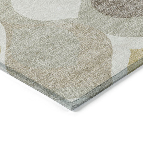 Homeroots 3' Beige Taupe And Ivory Ogee Washable Area Rug - Perfect For Indoor And Outdoor Spaces! 9' X 12' Polyester 584750