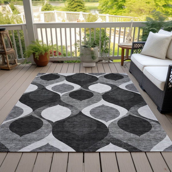 Homeroots 3' Beige Taupe And Ivory Ogee Washable Area Rug - Perfect For Indoor And Outdoor Spaces! 3' X 5' Polyester 584752