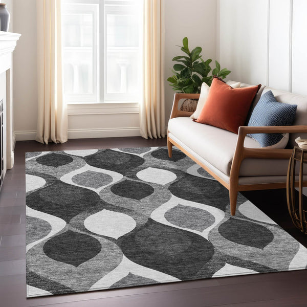 Homeroots 3' Beige Taupe And Ivory Ogee Washable Area Rug - Perfect For Indoor And Outdoor Spaces! 5' X 8' Polyester 584753