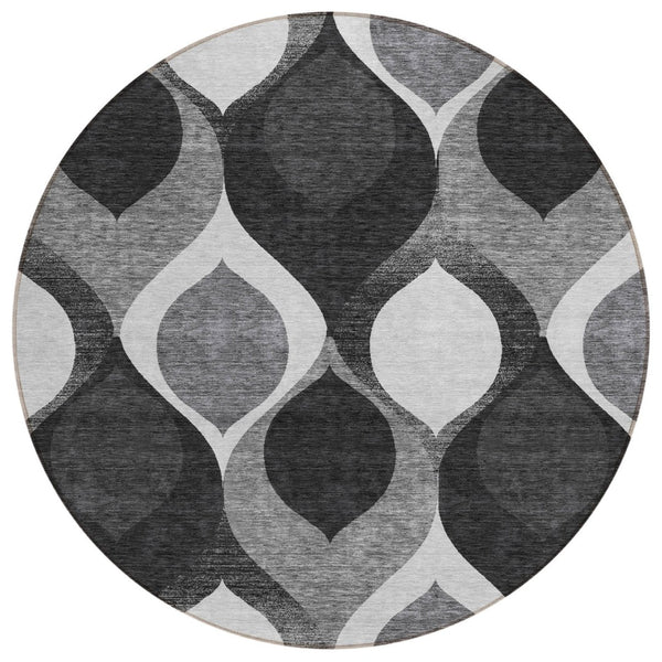 HomeRoots 5' Modern Black Silver Charcoal Ogee Area Rug - Durable, Washable Indoor/Outdoor Design for Versatile Use 8' Round 584754