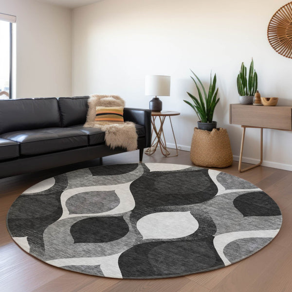 Homeroots 3' Beige Taupe And Ivory Ogee Washable Area Rug - Perfect For Indoor And Outdoor Spaces! 8' Round Polyester 584754