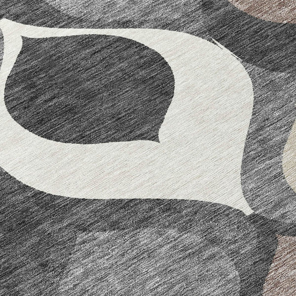 Homeroots 3' Beige Taupe And Ivory Ogee Washable Area Rug - Perfect For Indoor And Outdoor Spaces! 9' X 12' Polyester 584774